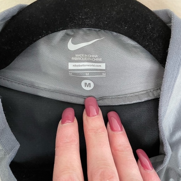 Nike Grey Pink Light- weight Revolution Elite
Football/Soccer Jacket Mens Size M - Picture 8 of 16